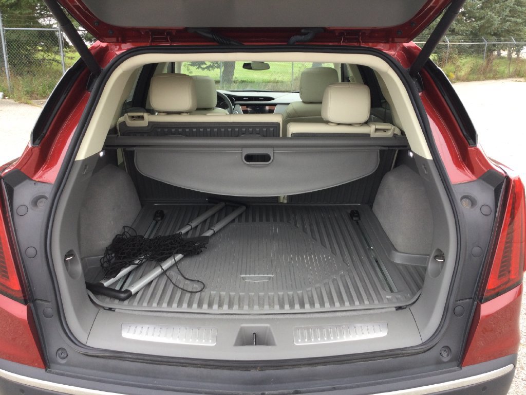 Used 2024 Cadillac XT5 Premium Luxury w/ LPO, Floor Liner Package FWD image 33