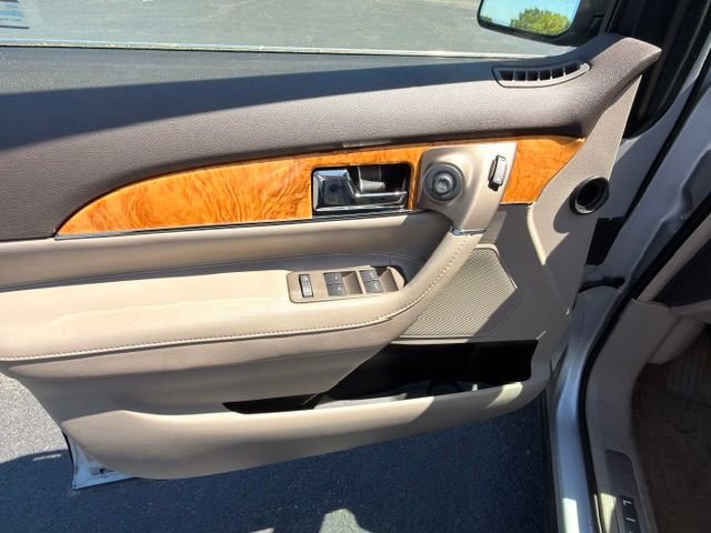 Used 2013 Lincoln MKX AWD image 7