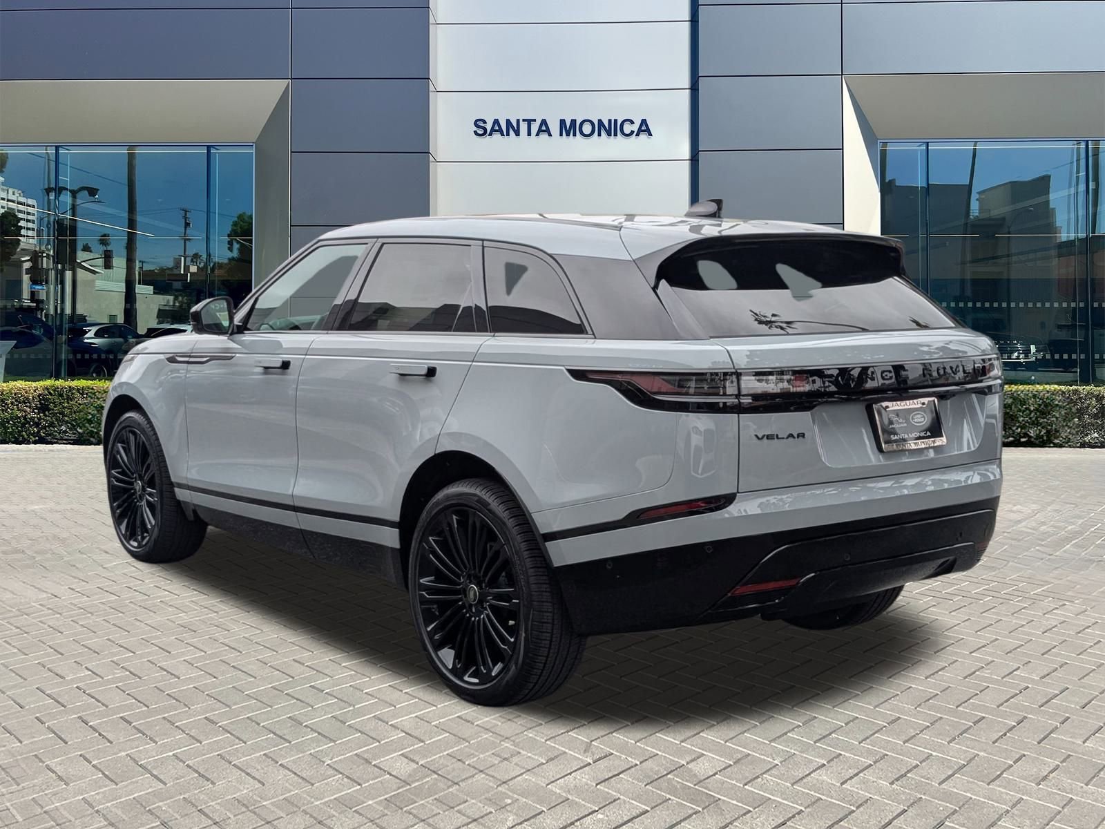 New 2026 Land Rover Range Rover Velar Dynamic SE image 9