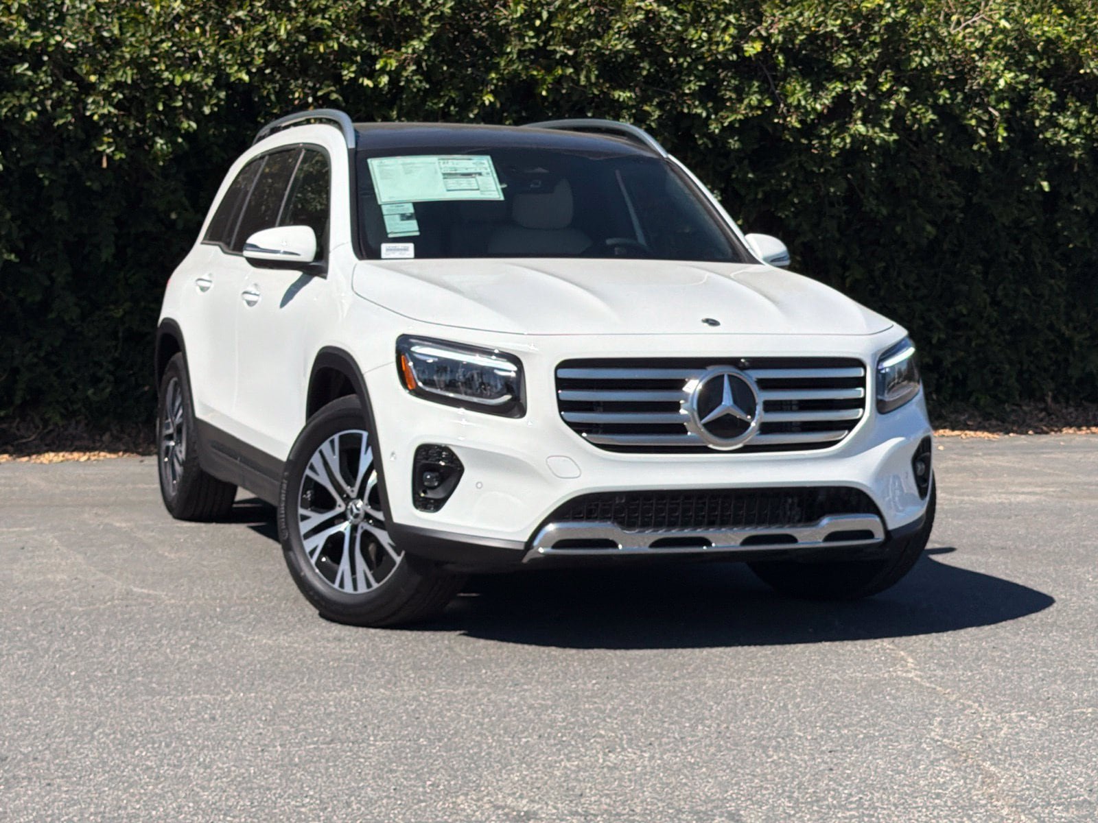 New 2026 Mercedes-Benz GLB 250 4MATIC image 2