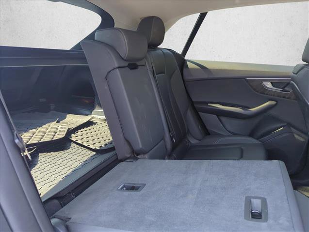 Used 2022 Audi Q8 Premium image 21