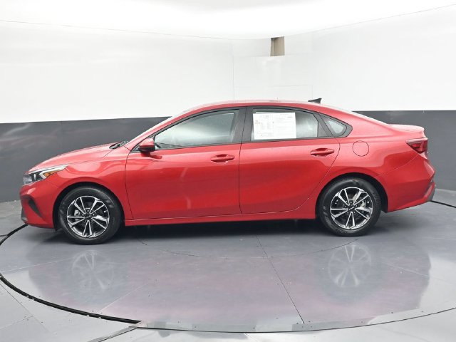 Used 2024 Kia Forte LXS FWD image 4