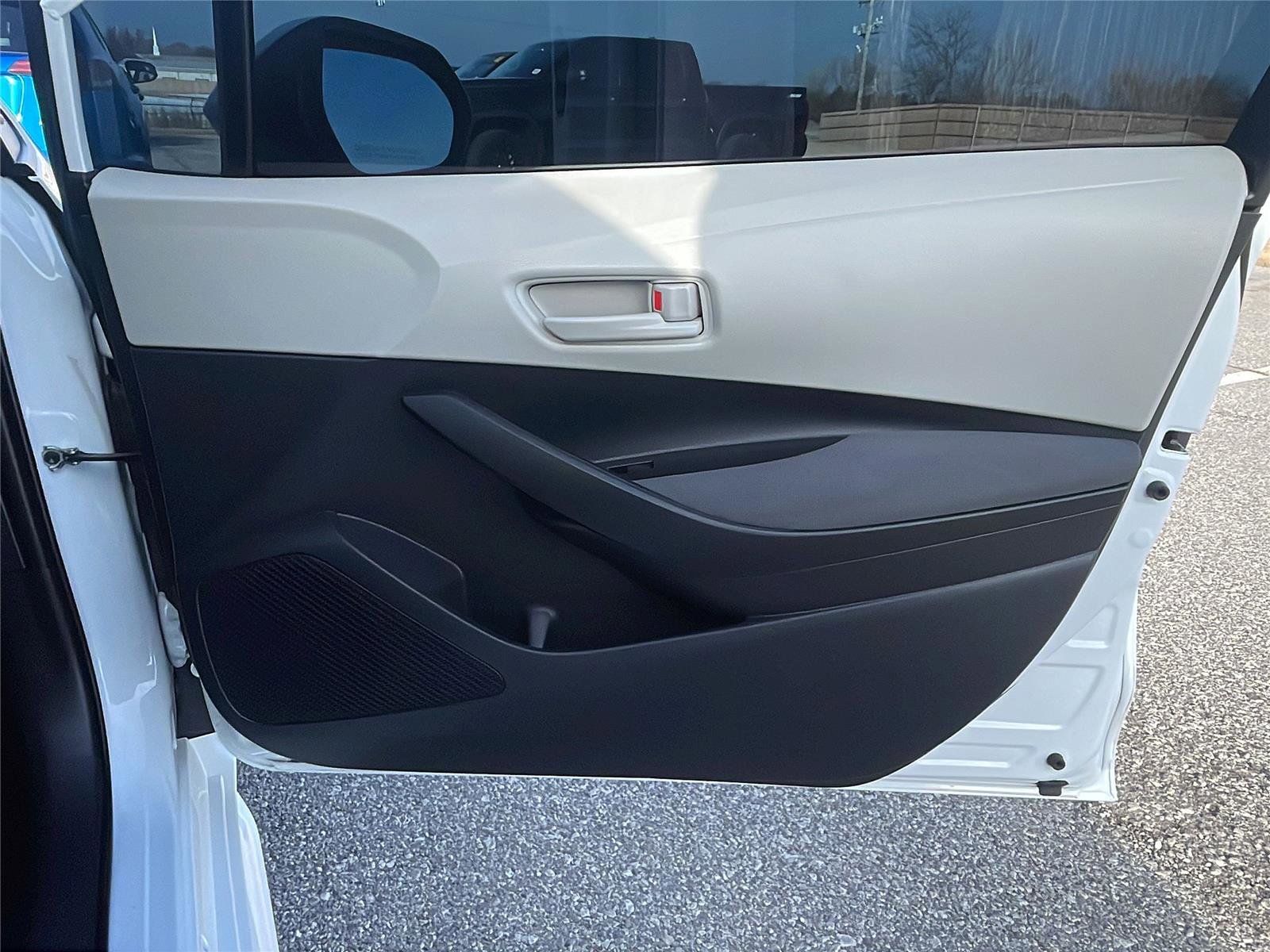 Used 2024 Toyota Corolla LE image 13