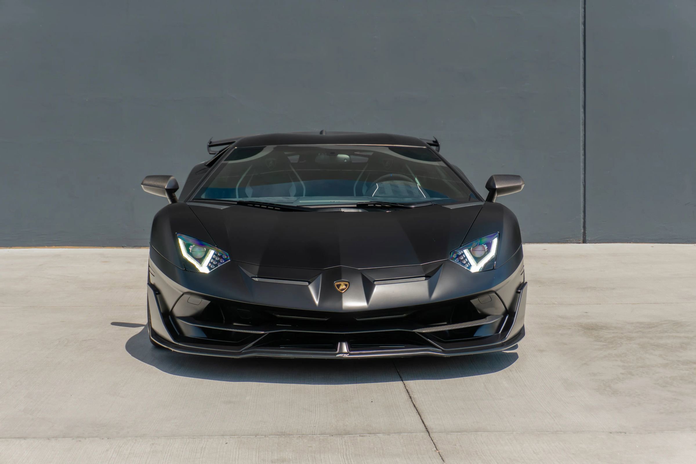 Used 2019 Lamborghini Aventador SVJ AWD/4WD image 4