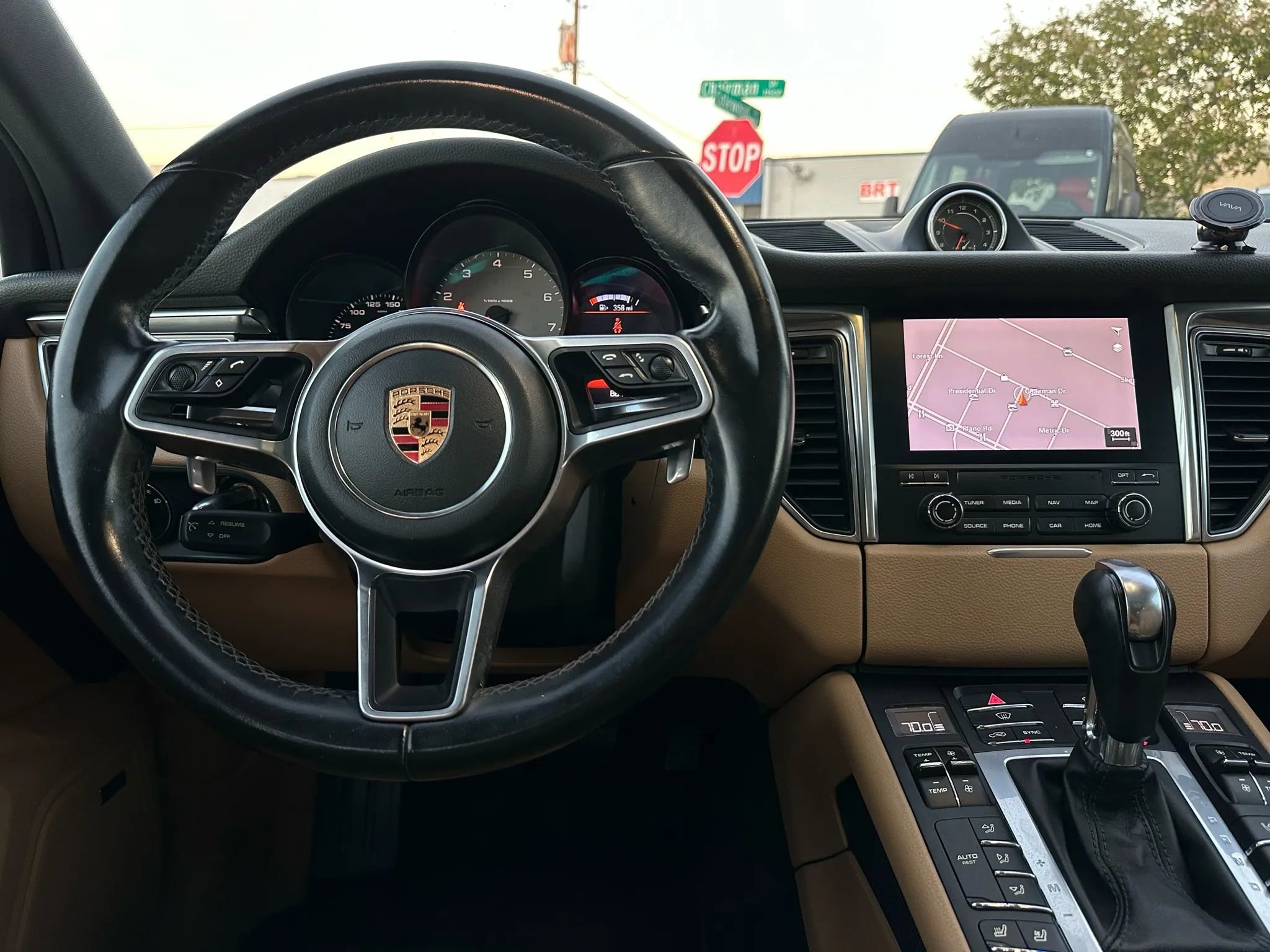 Used 2017 Porsche Macan S image 28