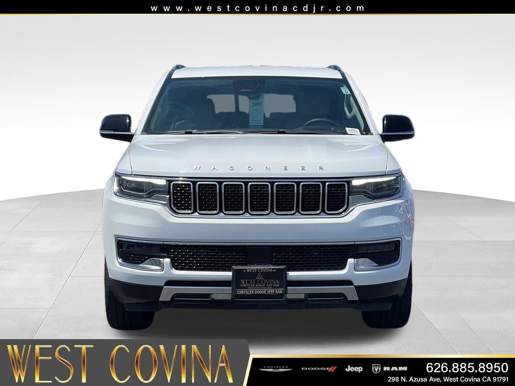 Used 2024 Jeep Wagoneer L Series III w/ Flexible Seating Group AWD/4WD image 2