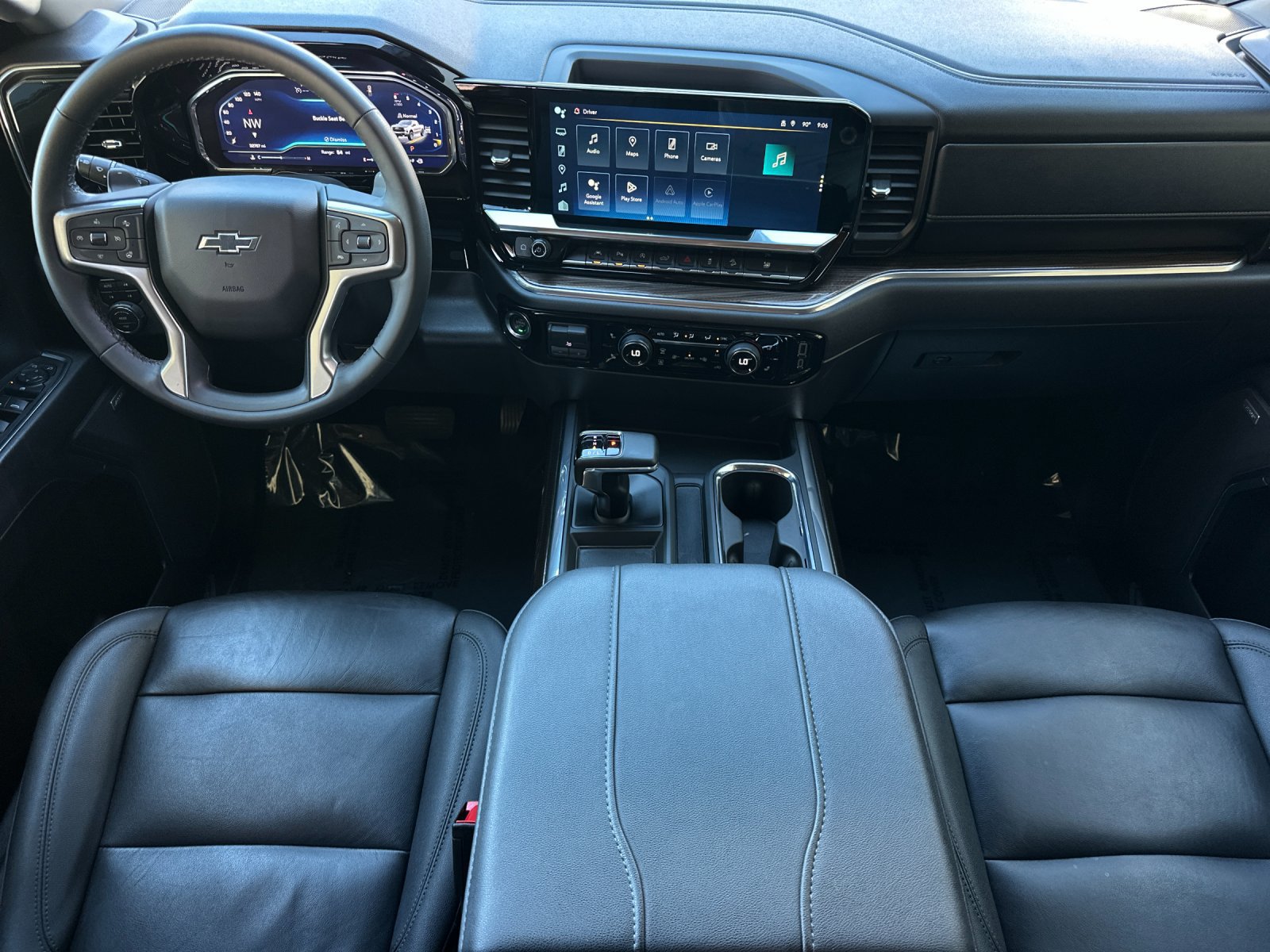 Used 2024 Chevrolet Silverado 1500 LT Trail Boss w/ LT Trail Boss Premium Package AWD/4WD image 12