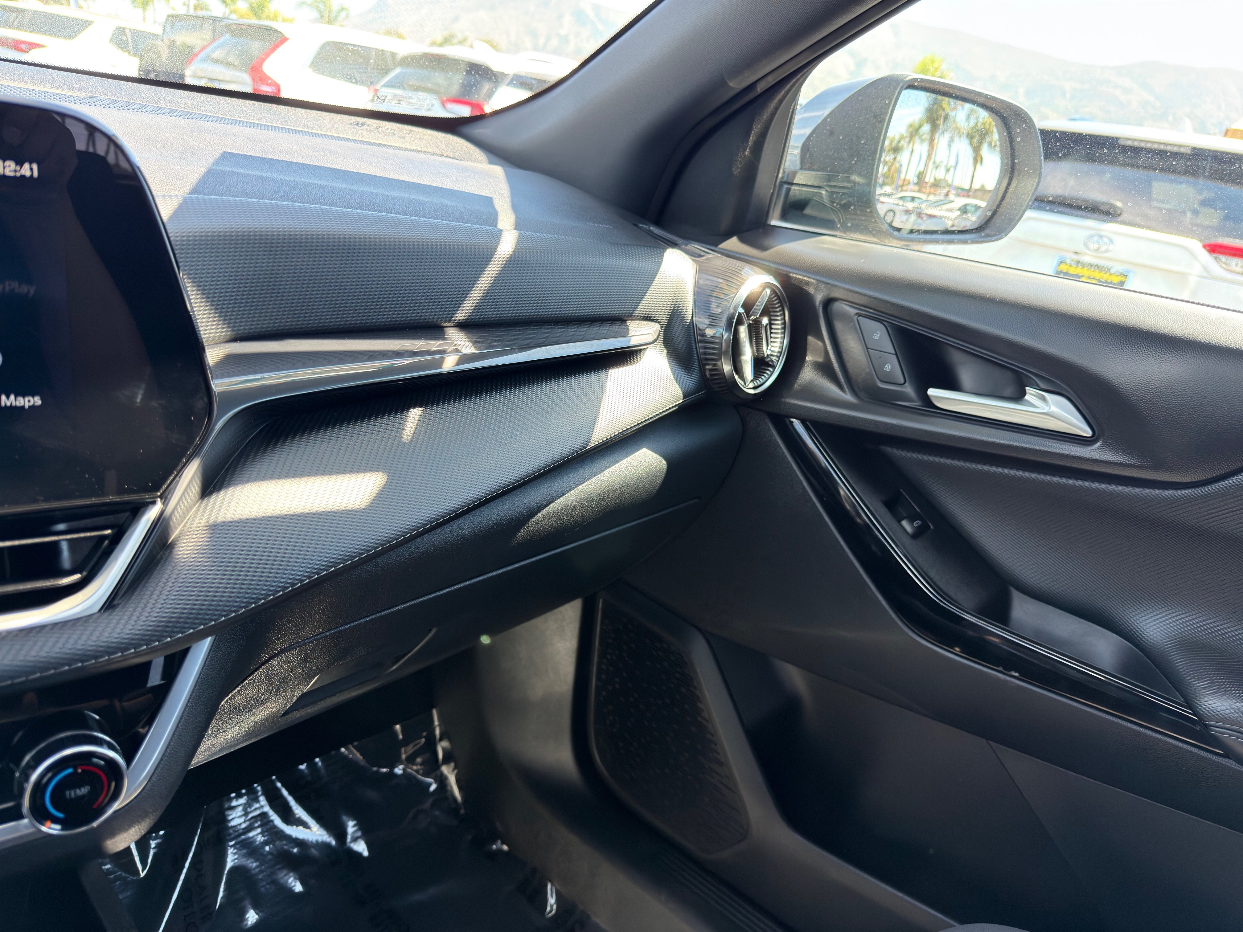 Used 2026 Chevrolet Equinox LT FWD image 34