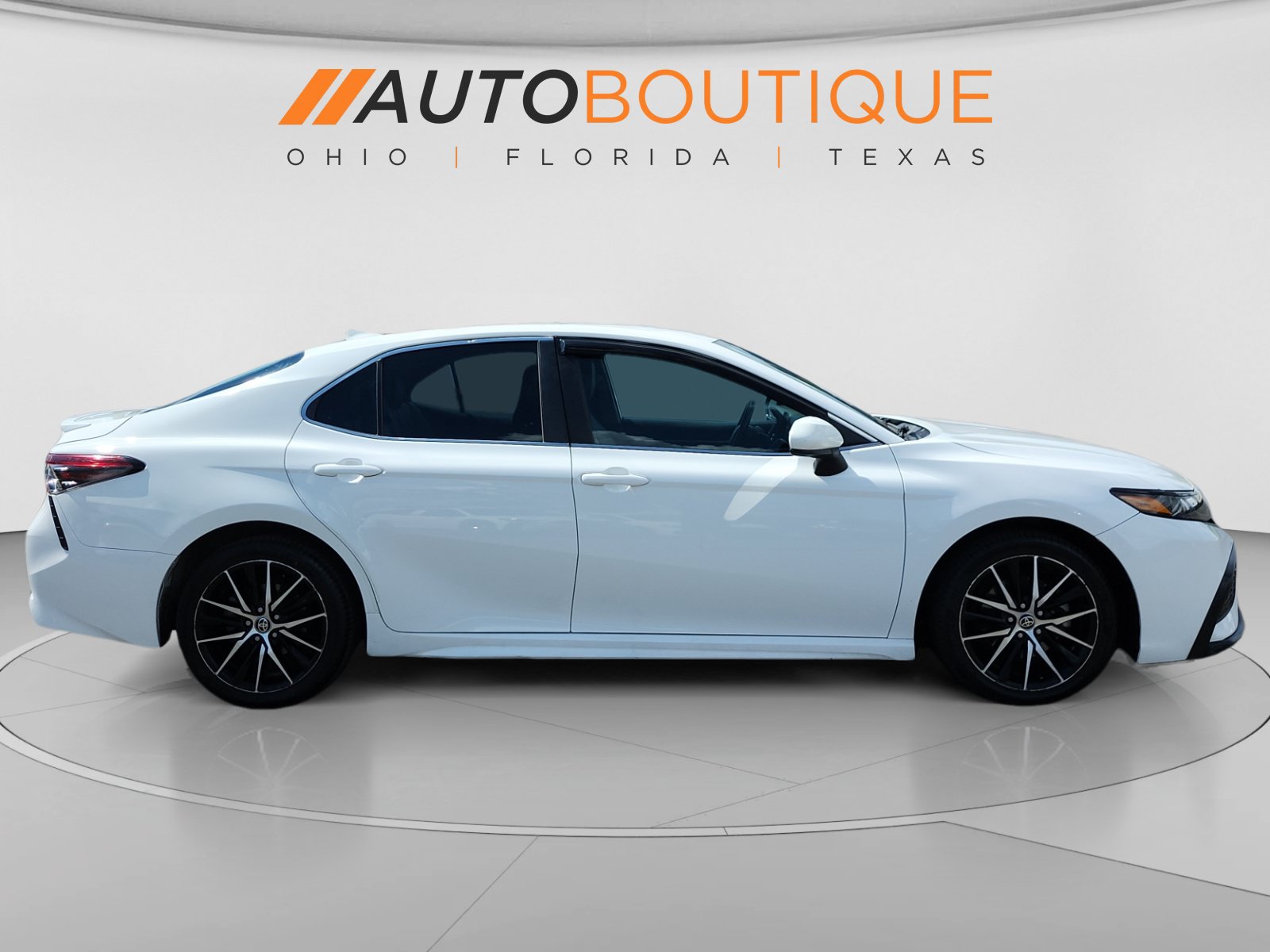 Used 2021 Toyota Camry SE FWD image 6