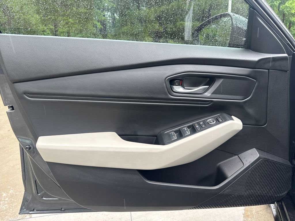 Used 2025 Honda Accord SE image 14