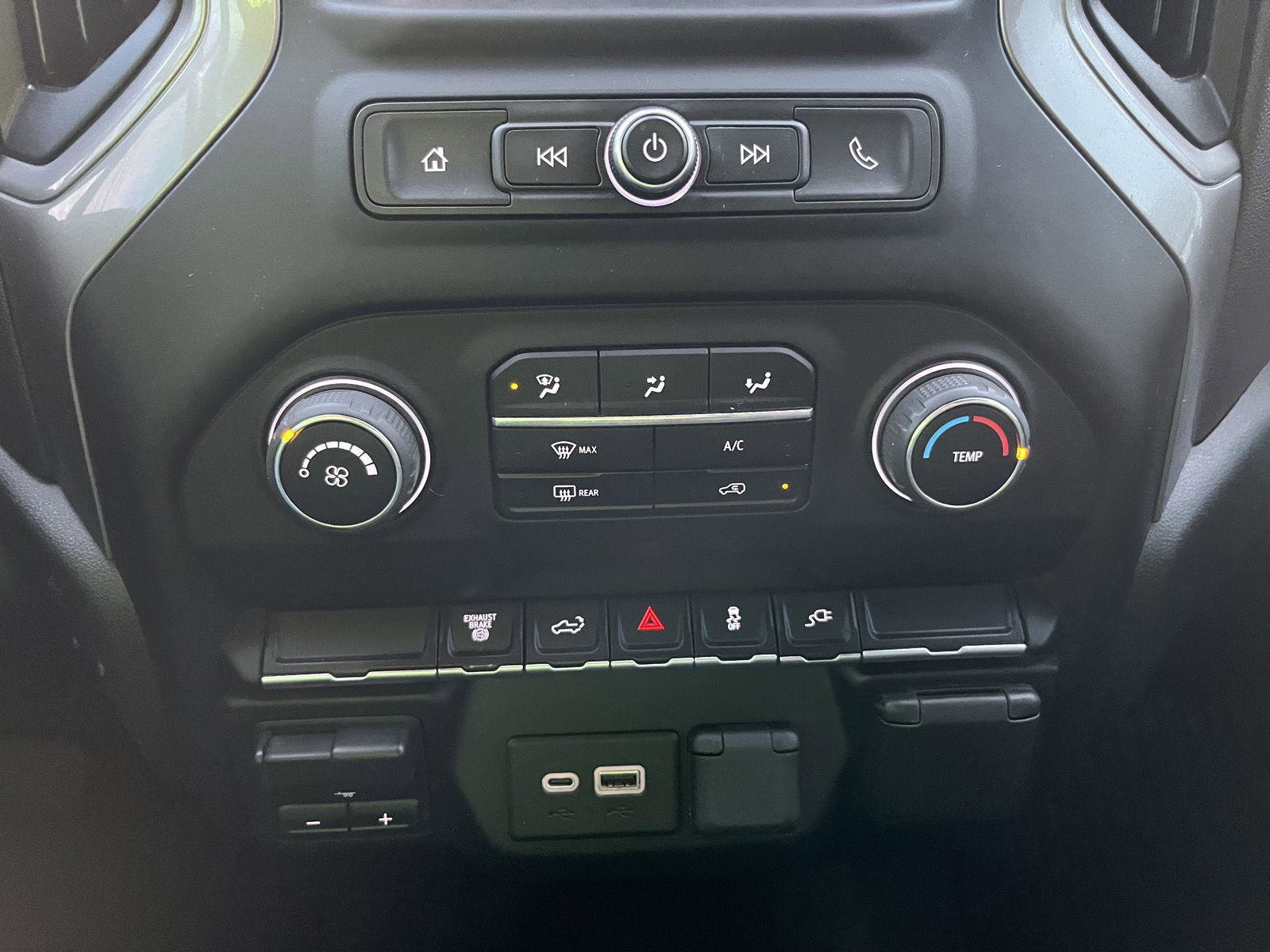 Used 2022 Chevrolet Silverado 2500 Custom w/ Custom Value Package image 19