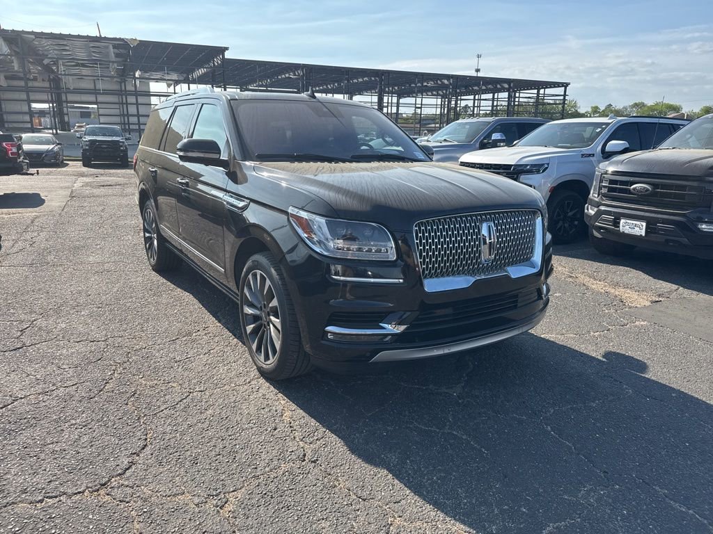 Used 2020 Lincoln Navigator Reserve w/ Luxury Package image 2