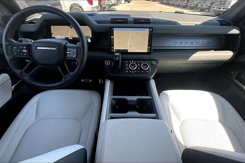 Used 2025 Land Rover Defender 130 V8 AWD/4WD image 15