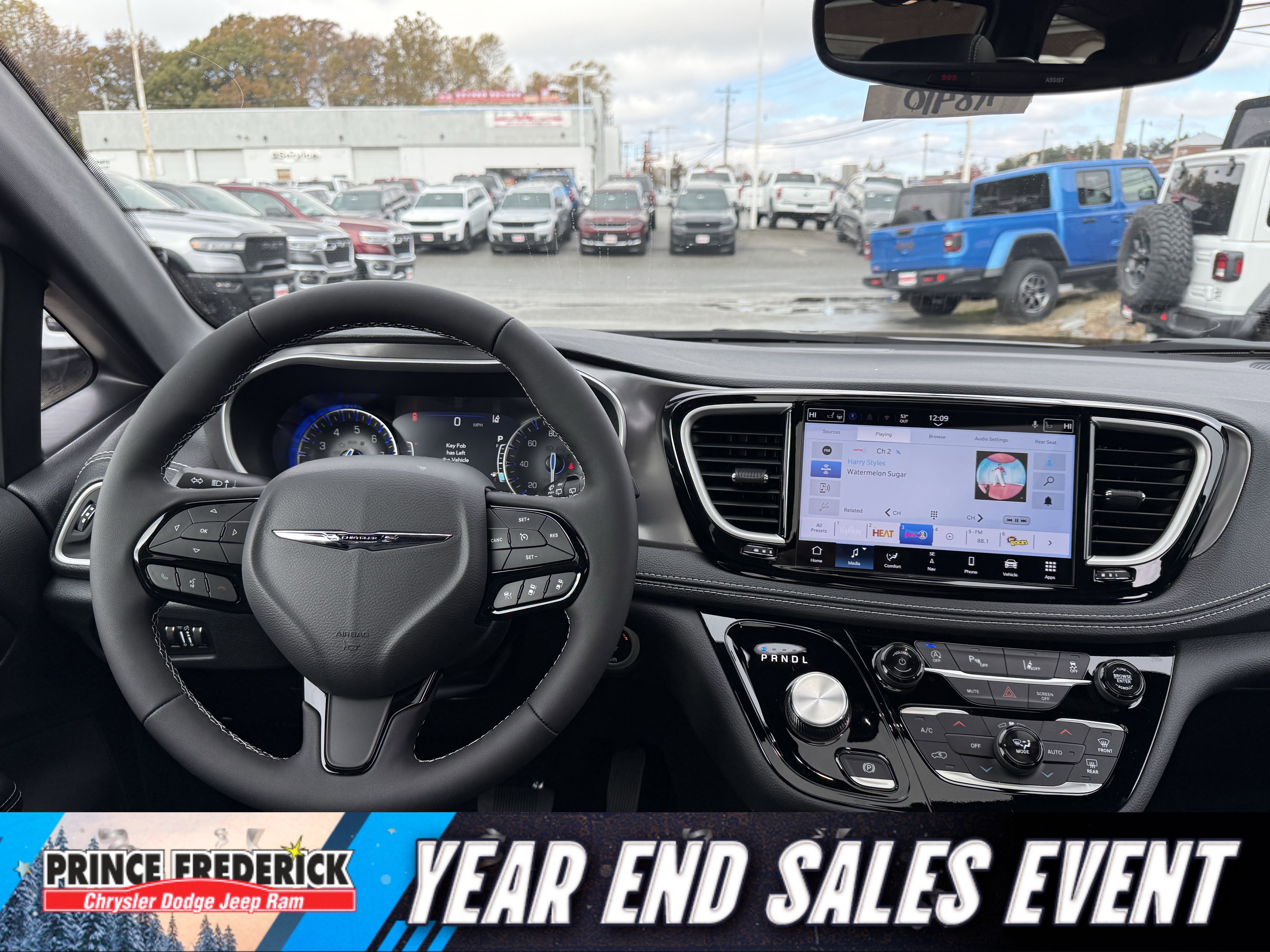 New 2026 Chrysler Pacifica Select image 19