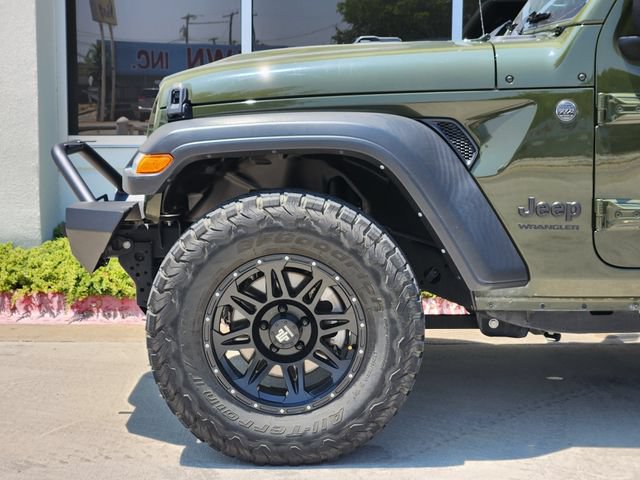 Used 2022 Jeep Wrangler Sport AWD/4WD image 9