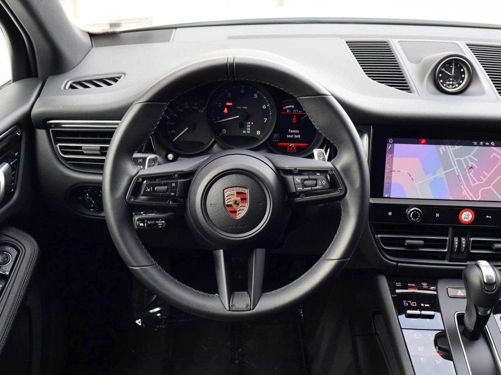 Certified 2025 Porsche Macan AWD/4WD image 15
