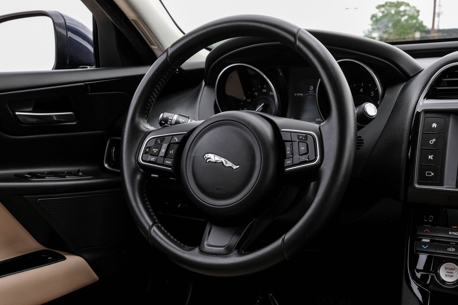 Used 2017 Jaguar XE RWD image 15
