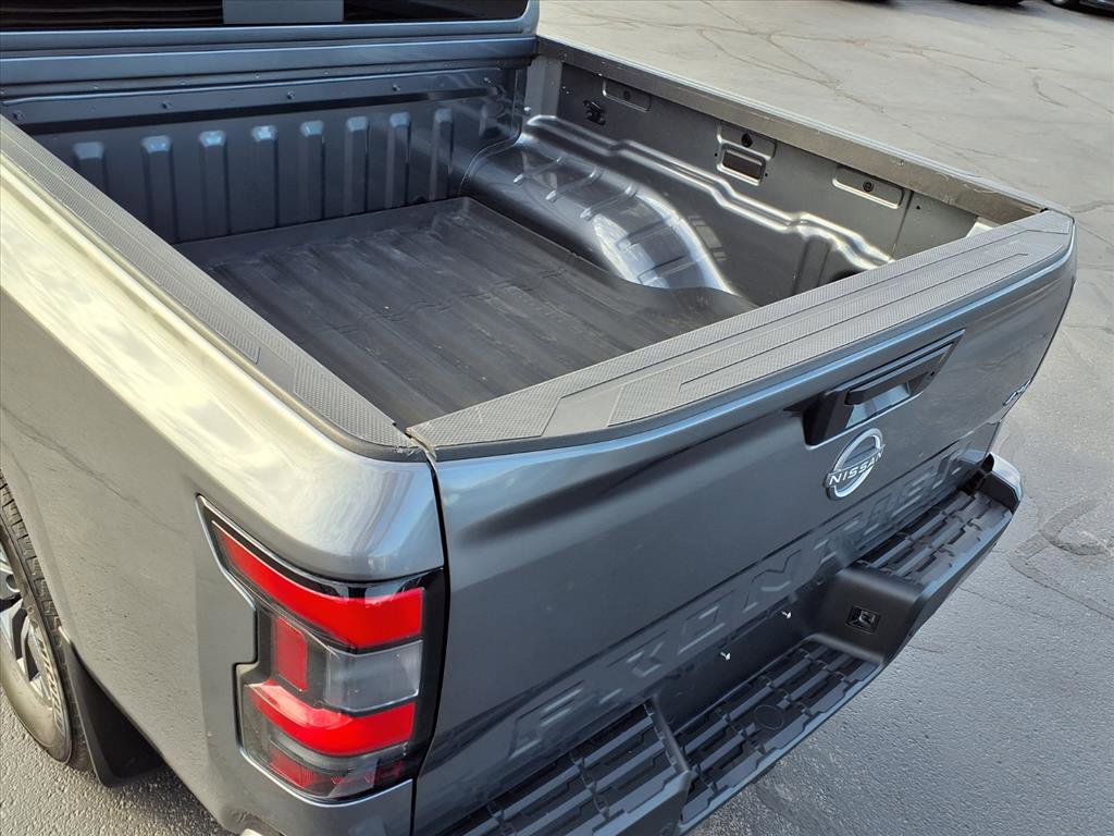 Used 2025 Nissan Frontier SV image 27