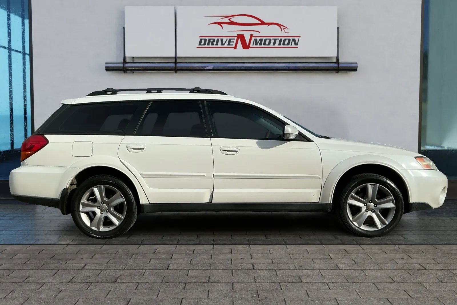 Used 2006 Subaru Outback 3.0R L.L. Bean image 2