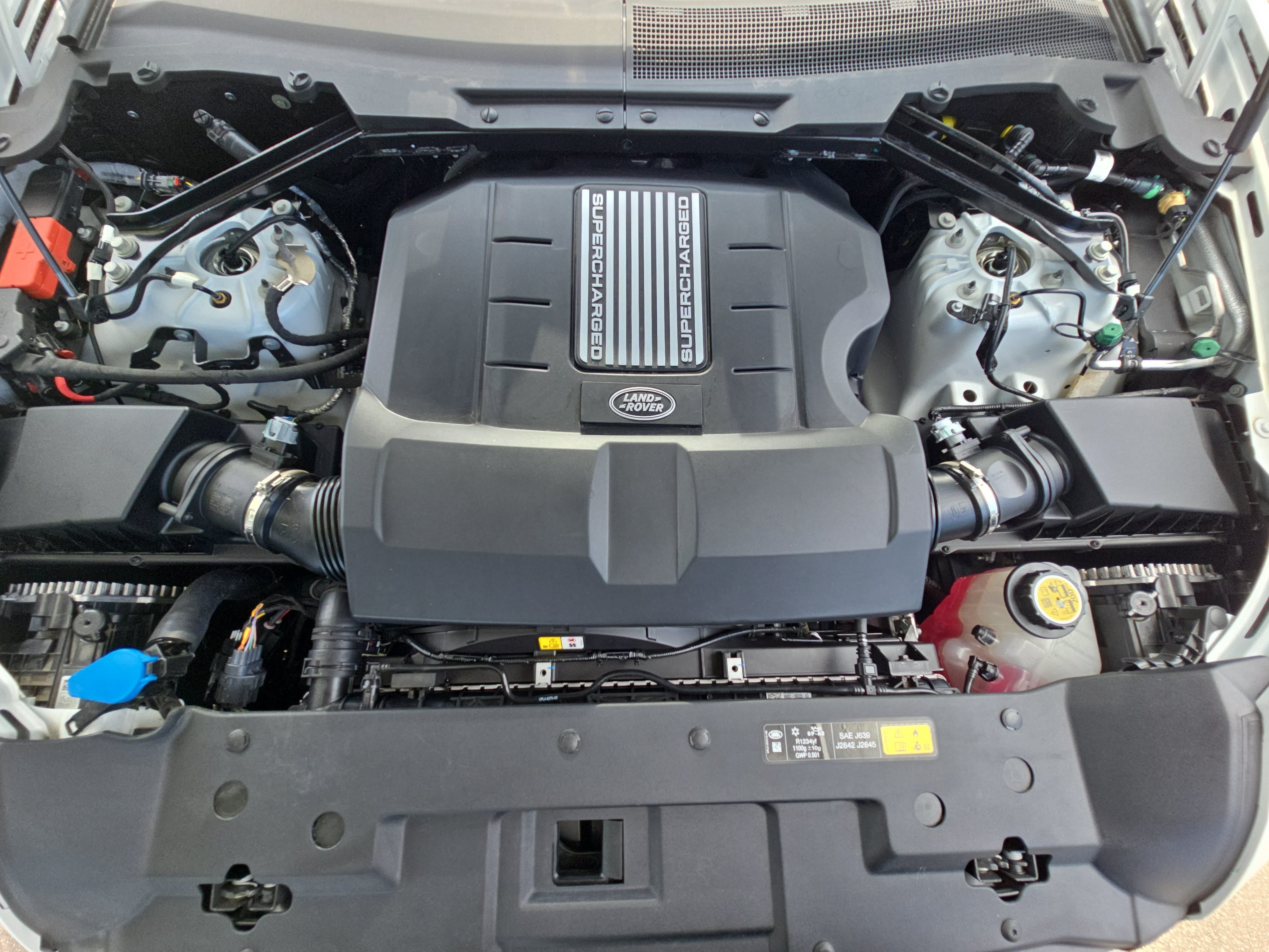 Certified 2025 Land Rover Defender 110 V8 AWD/4WD image 30