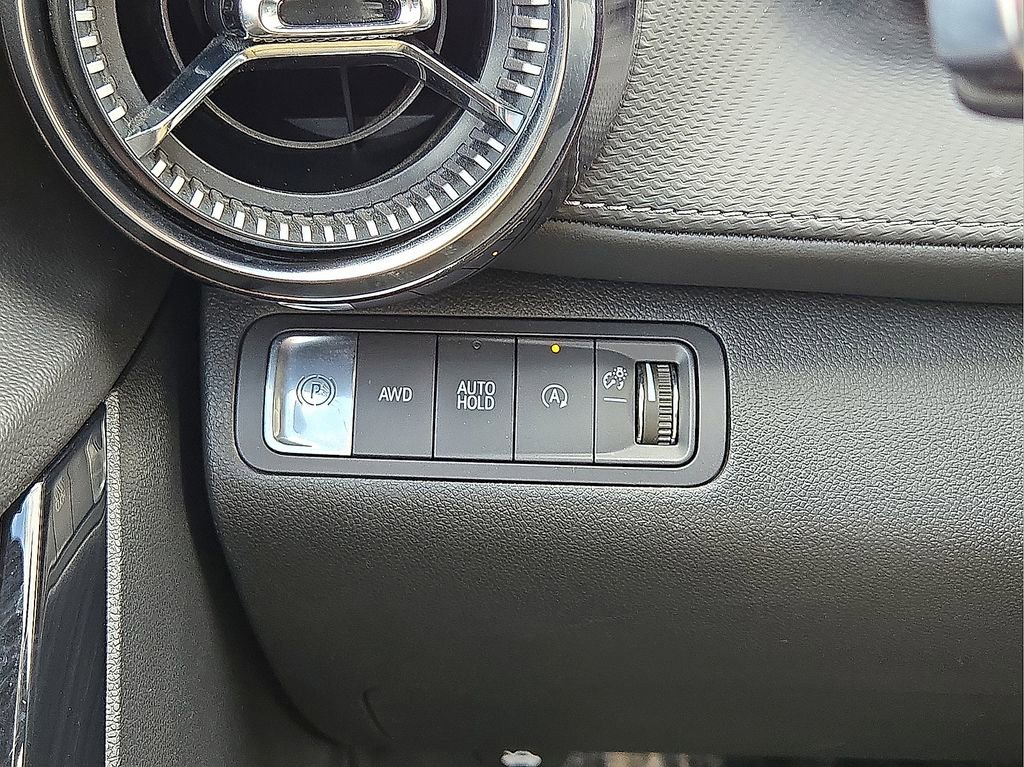 Used 2025 Chevrolet Equinox LT AWD/4WD image 24