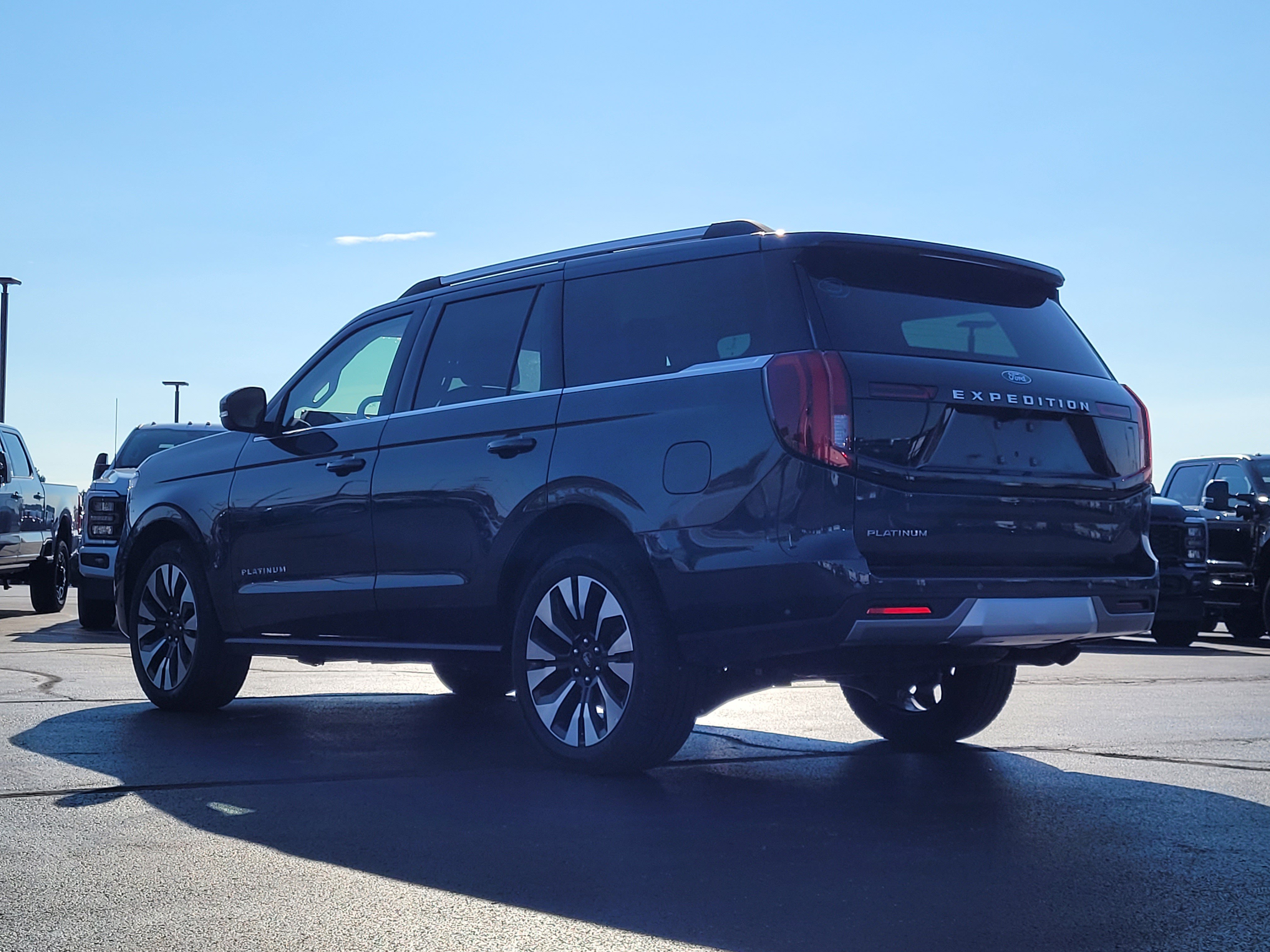 Used 2025 Ford Expedition Platinum w/ Driver's Package AWD/4WD image 6
