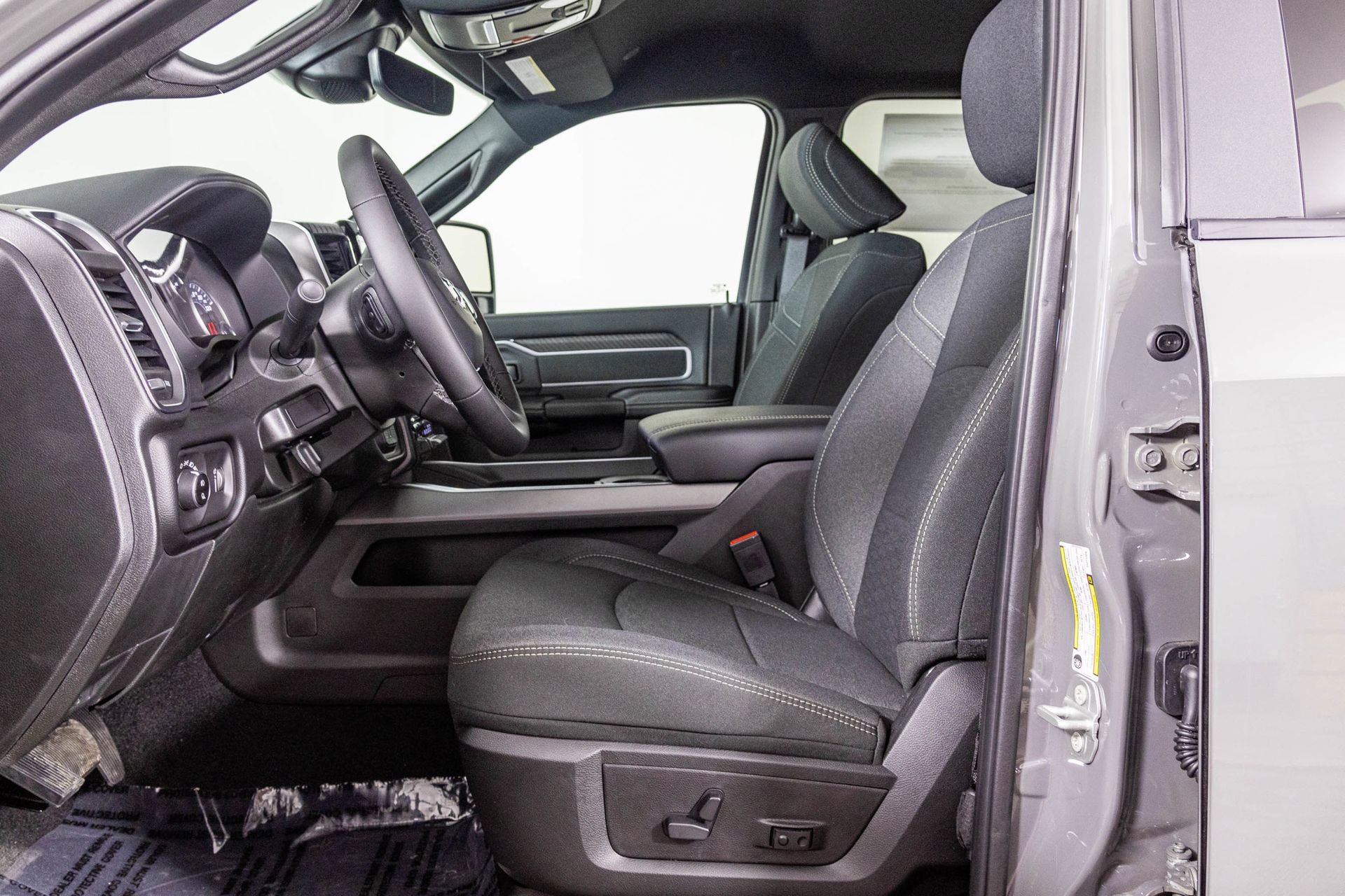 New 2026 RAM 2500 Big Horn AWD/4WD image 21