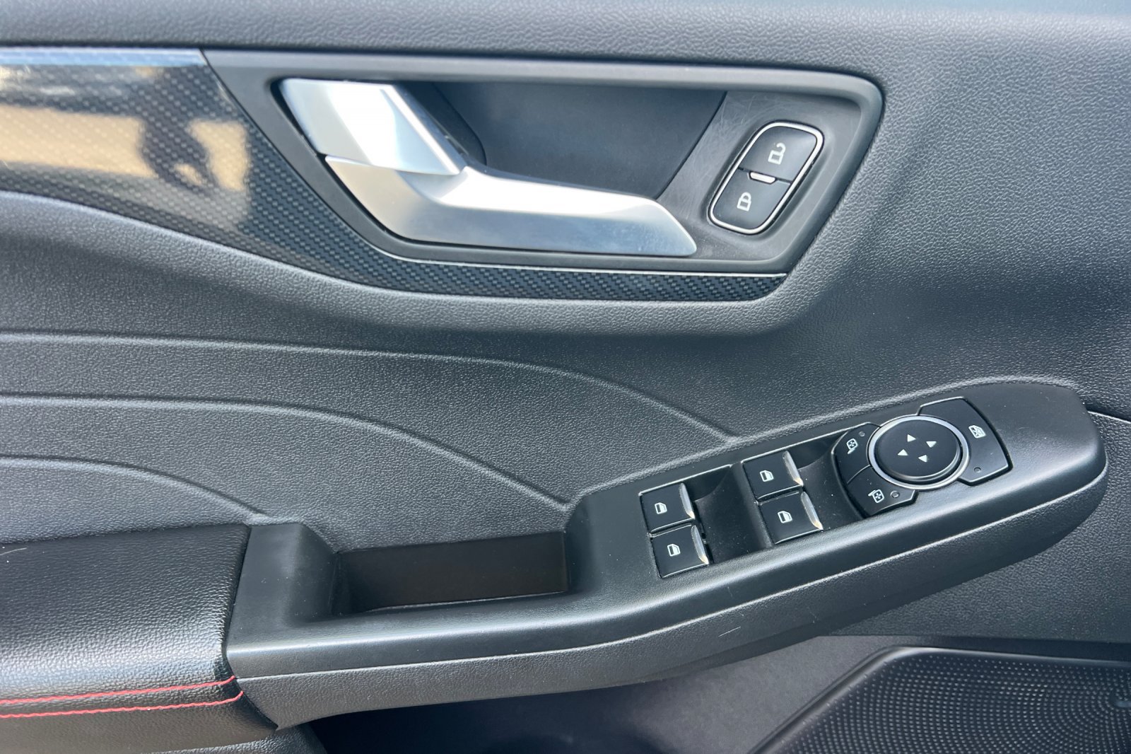 Used 2024 Ford Escape ST-Line AWD/4WD image 12