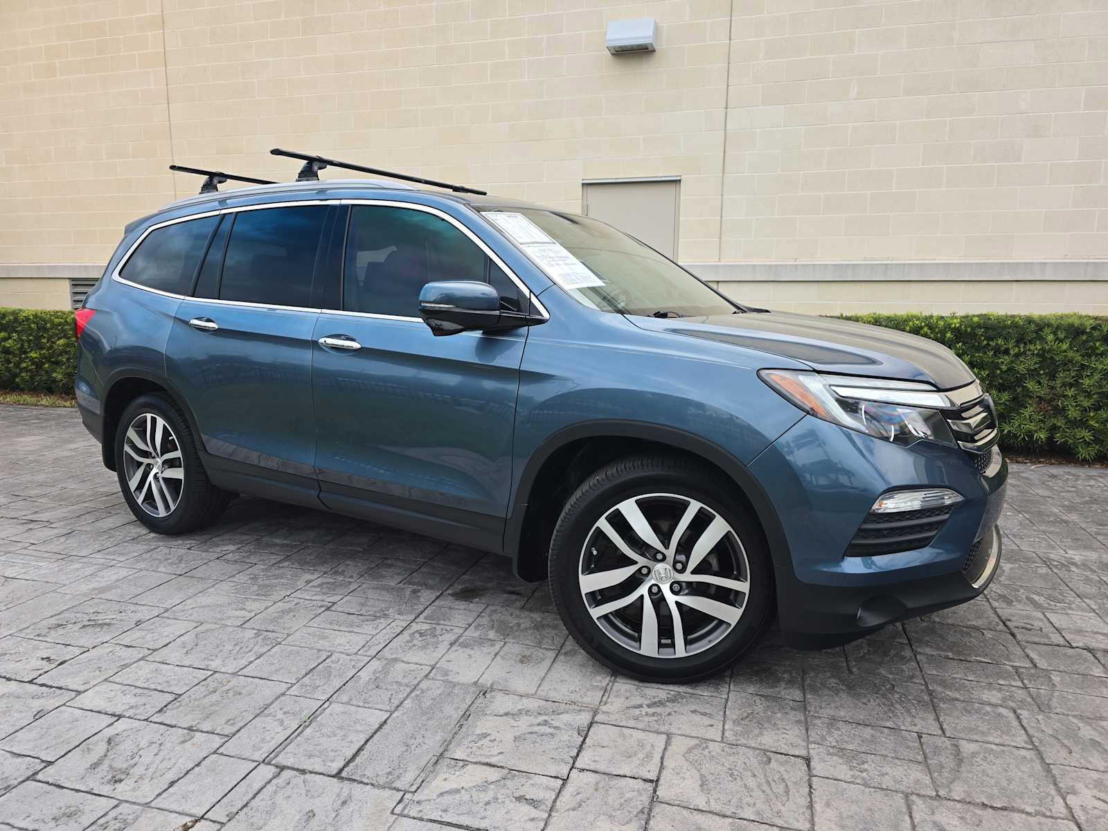 Used 2017 Honda Pilot Touring image 32