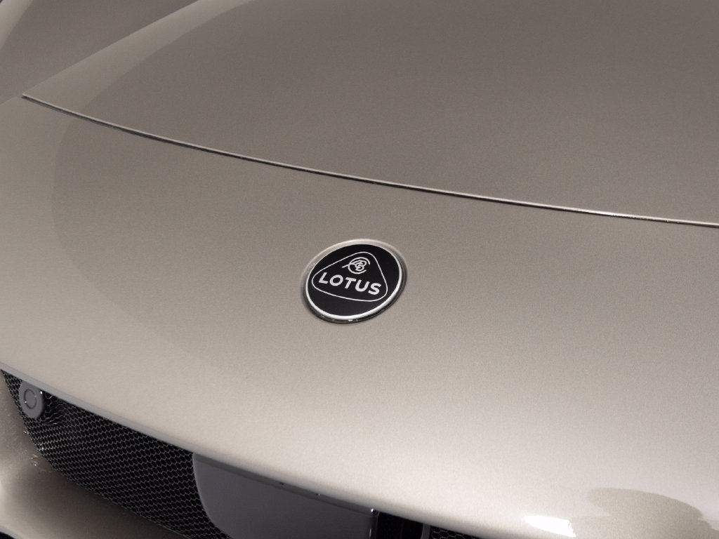 Used 2026 Lotus Emira SE RWD image 38