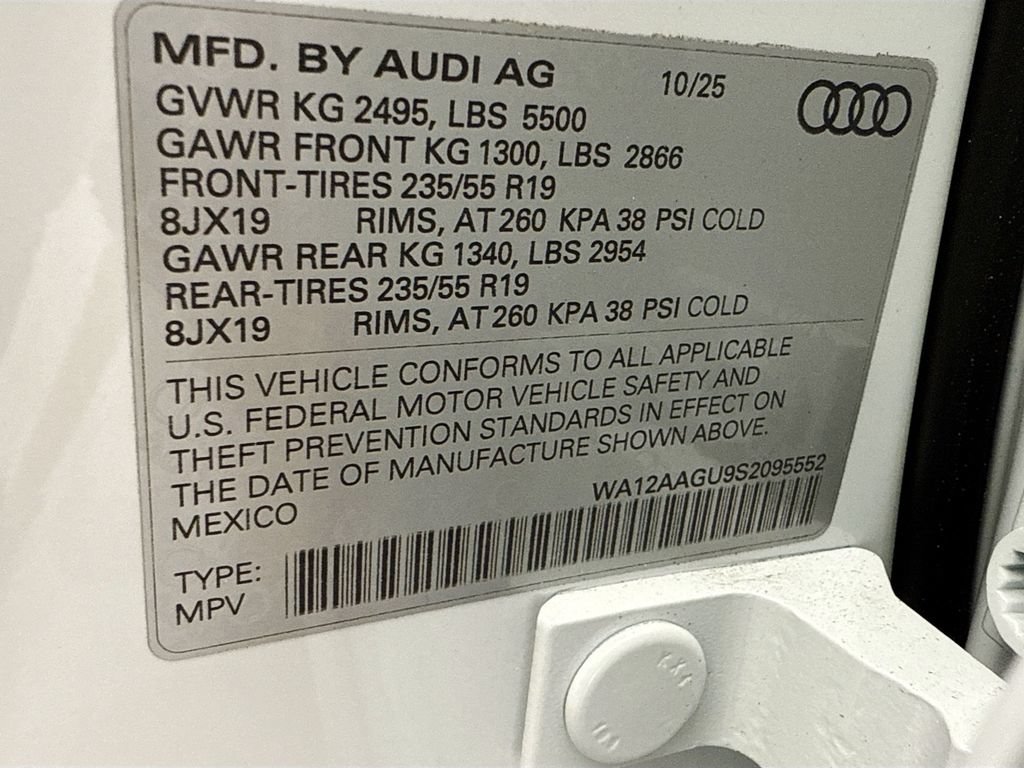 Used 2025 Audi Q5 Premium Plus w/ Premium Plus AWD/4WD image 35