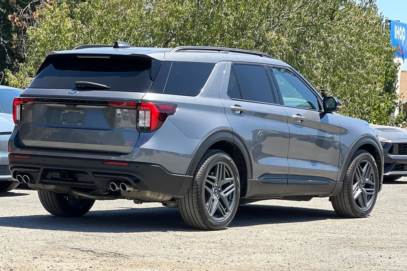 Certified 2025 Ford Explorer ST AWD/4WD image 4