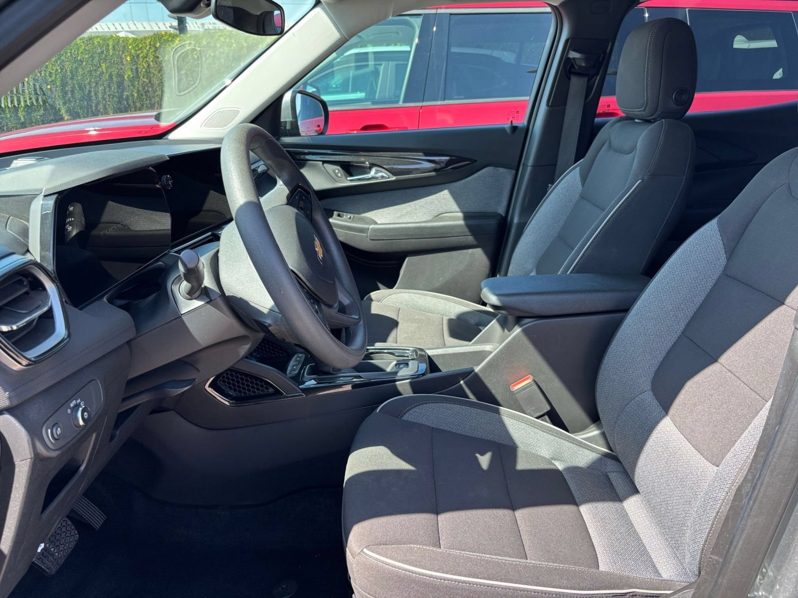Used 2025 Chevrolet TrailBlazer LT FWD image 25