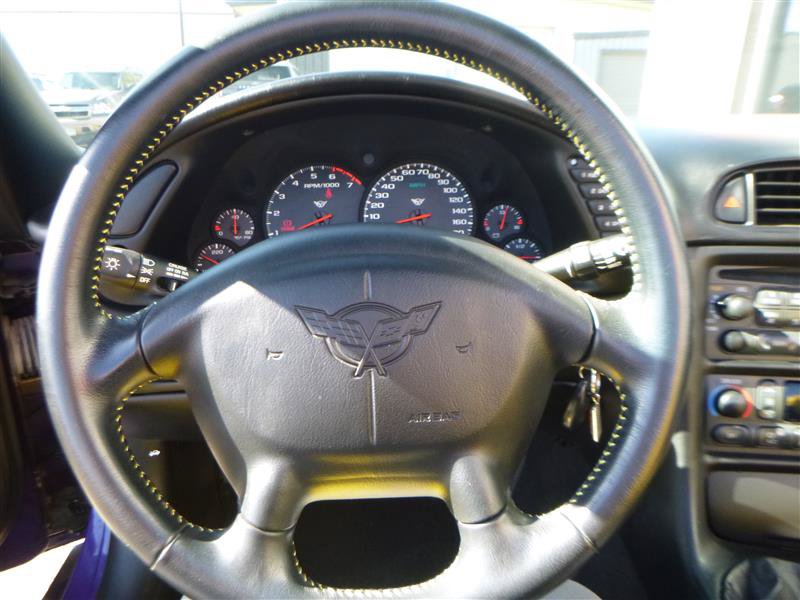 Used 1998 Chevrolet Corvette Convertible w/ Memory Pkg RWD image 18