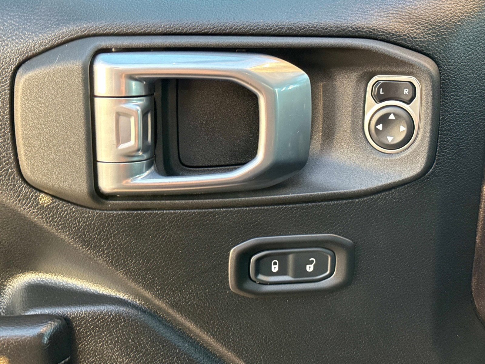 Certified 2021 Jeep Wrangler Sport image 13