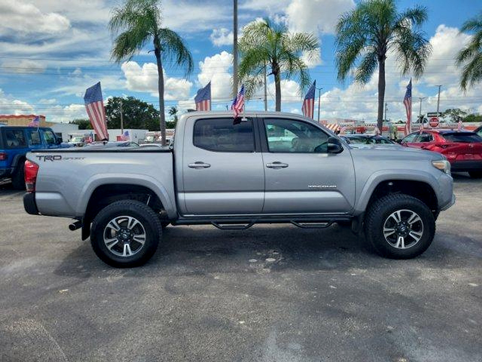 Used 2016 Toyota Tacoma TRD Sport w/ Towing Package RWD image 8