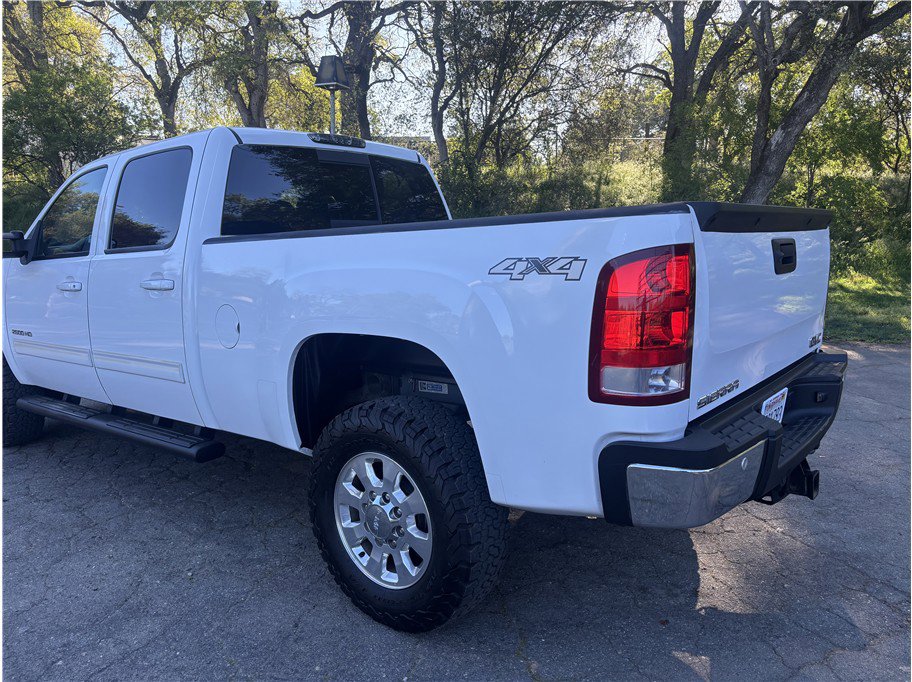 Used 2011 GMC Sierra 2500 SLT w/ SLT Convenience Package AWD/4WD image 6