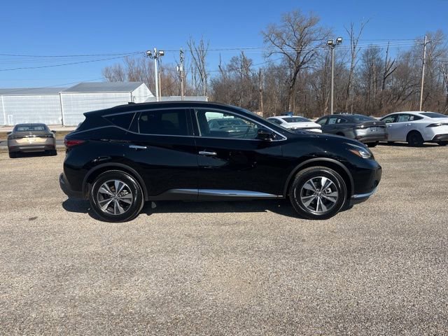 Used 2023 Nissan Murano SV image 3