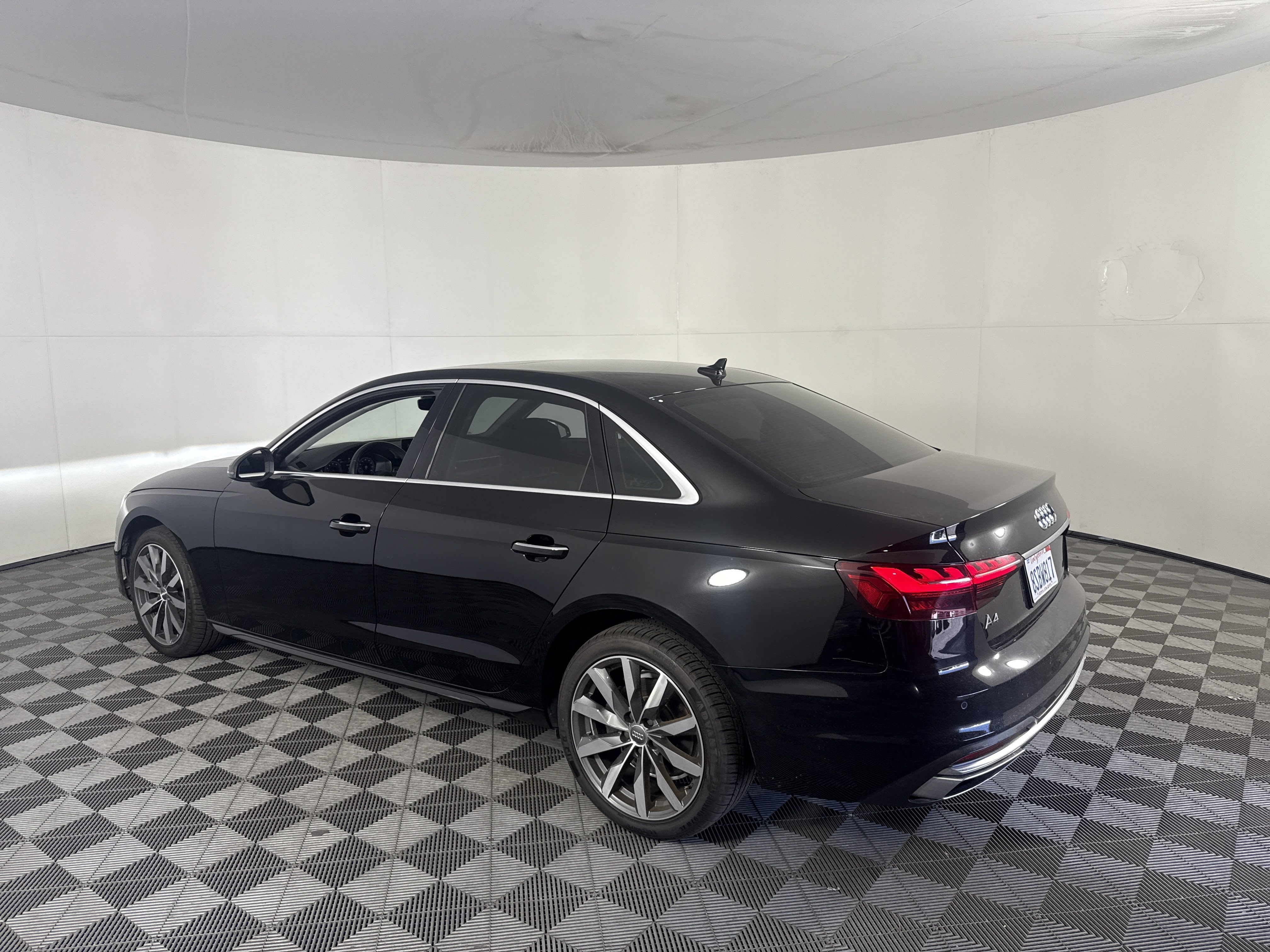 Used 2020 Audi A4 2.0T Premium Plus w/ Premium Plus Package FWD image 6