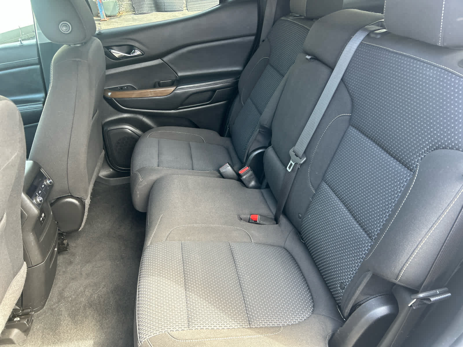 Used 2020 GMC Acadia SLE FWD image 19