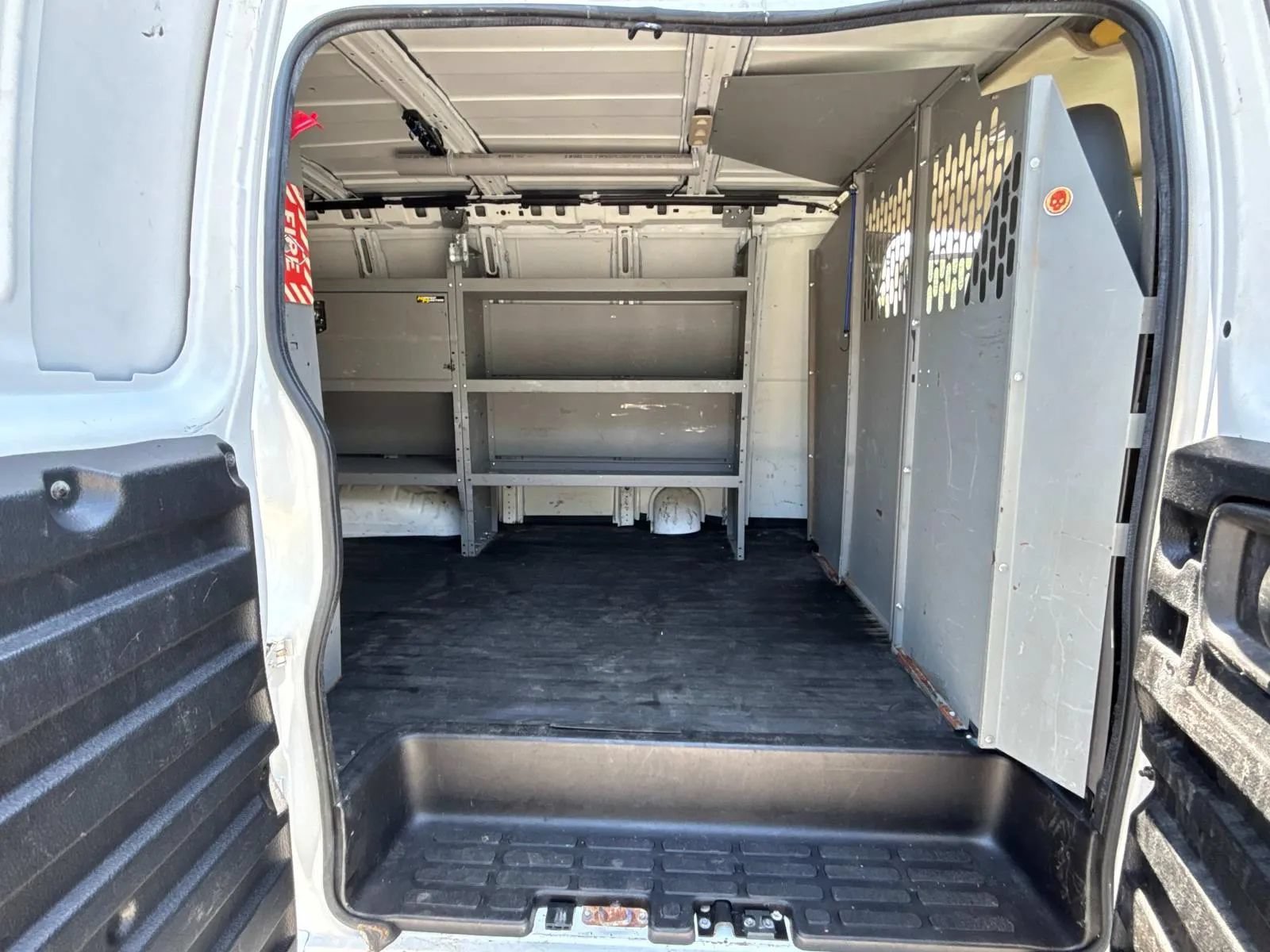 Used 2015 Chevrolet Express 2500 RWD image 18