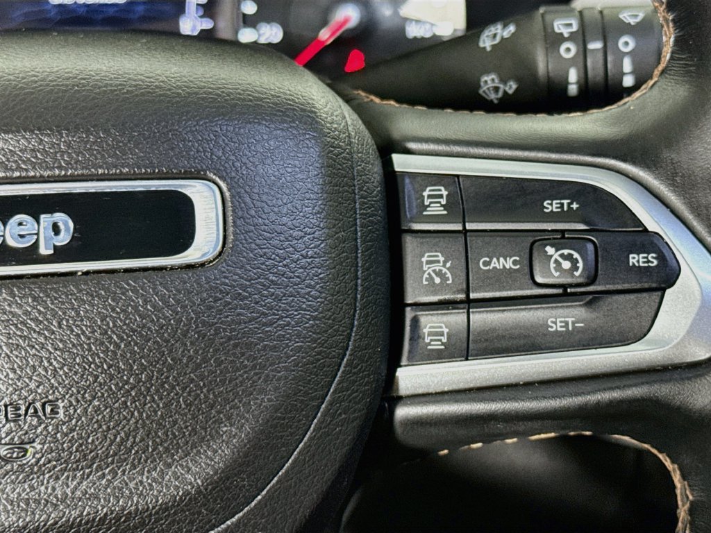 Used 2022 Jeep Compass Limited AWD/4WD image 12