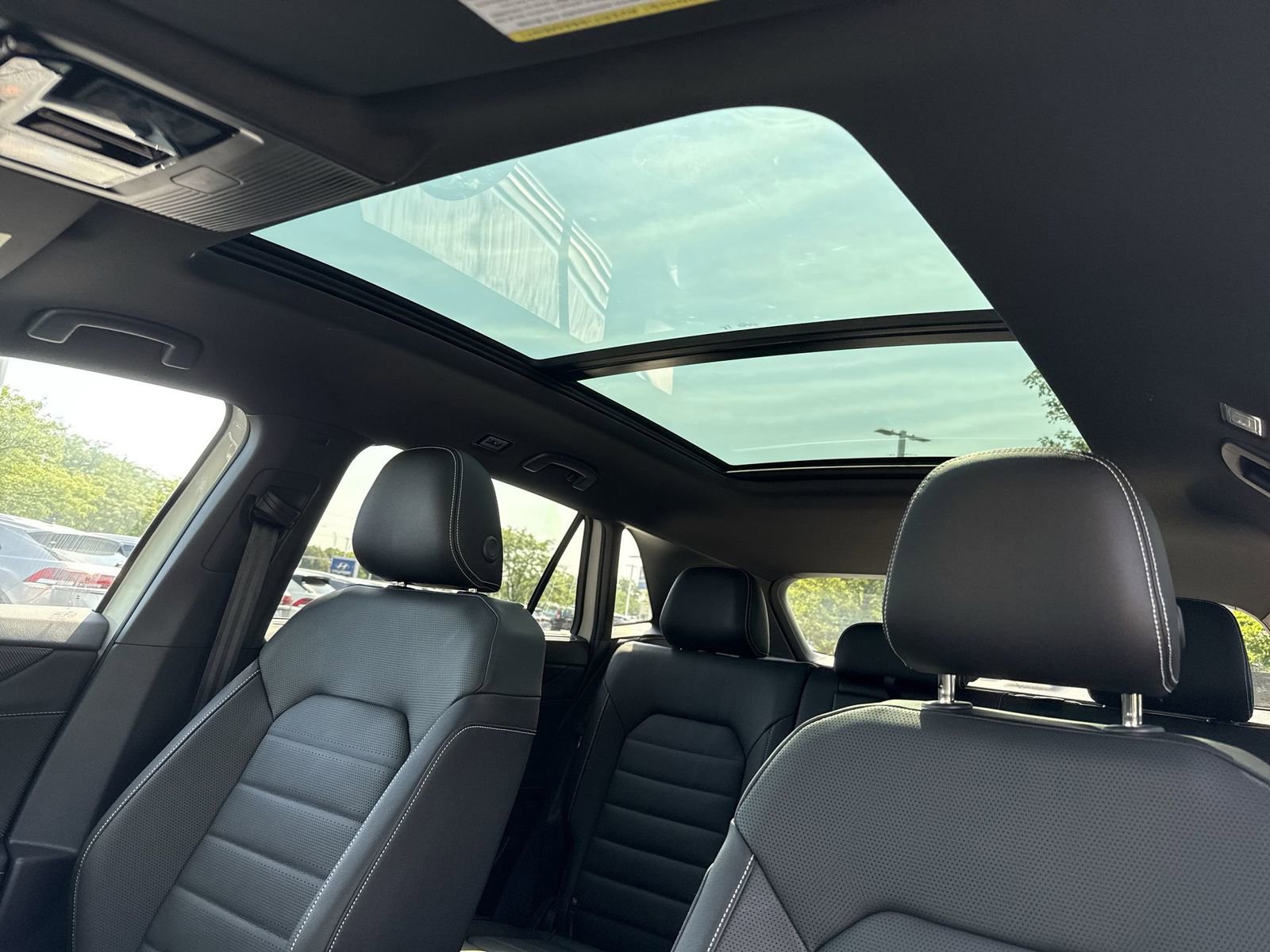 New 2025 Volkswagen Atlas Cross Sport SEL image 23