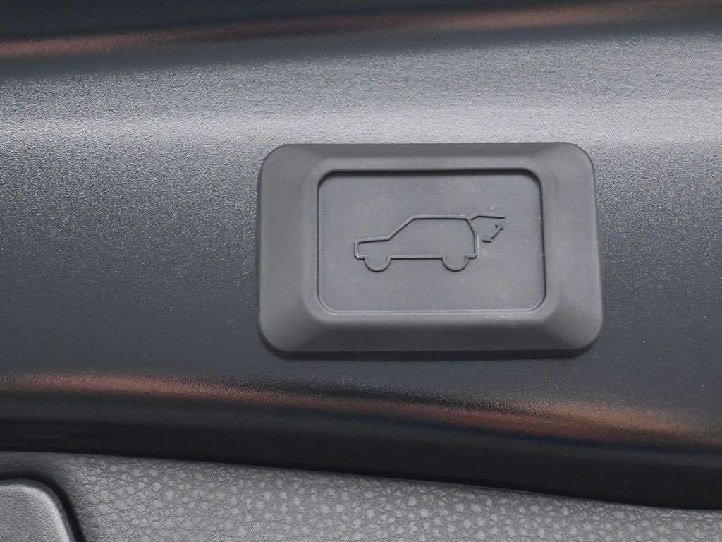 Certified 2025 Toyota RAV4 XLE image 30