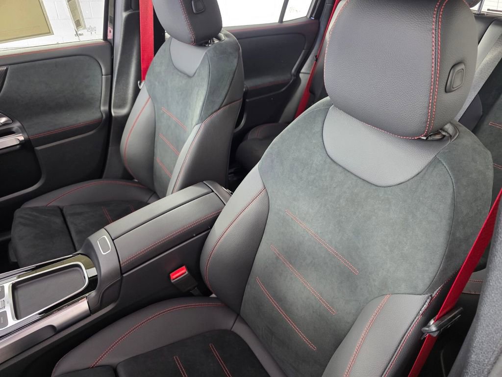 New 2026 Mercedes-Benz GLB 35 AMG 4MATIC image 8