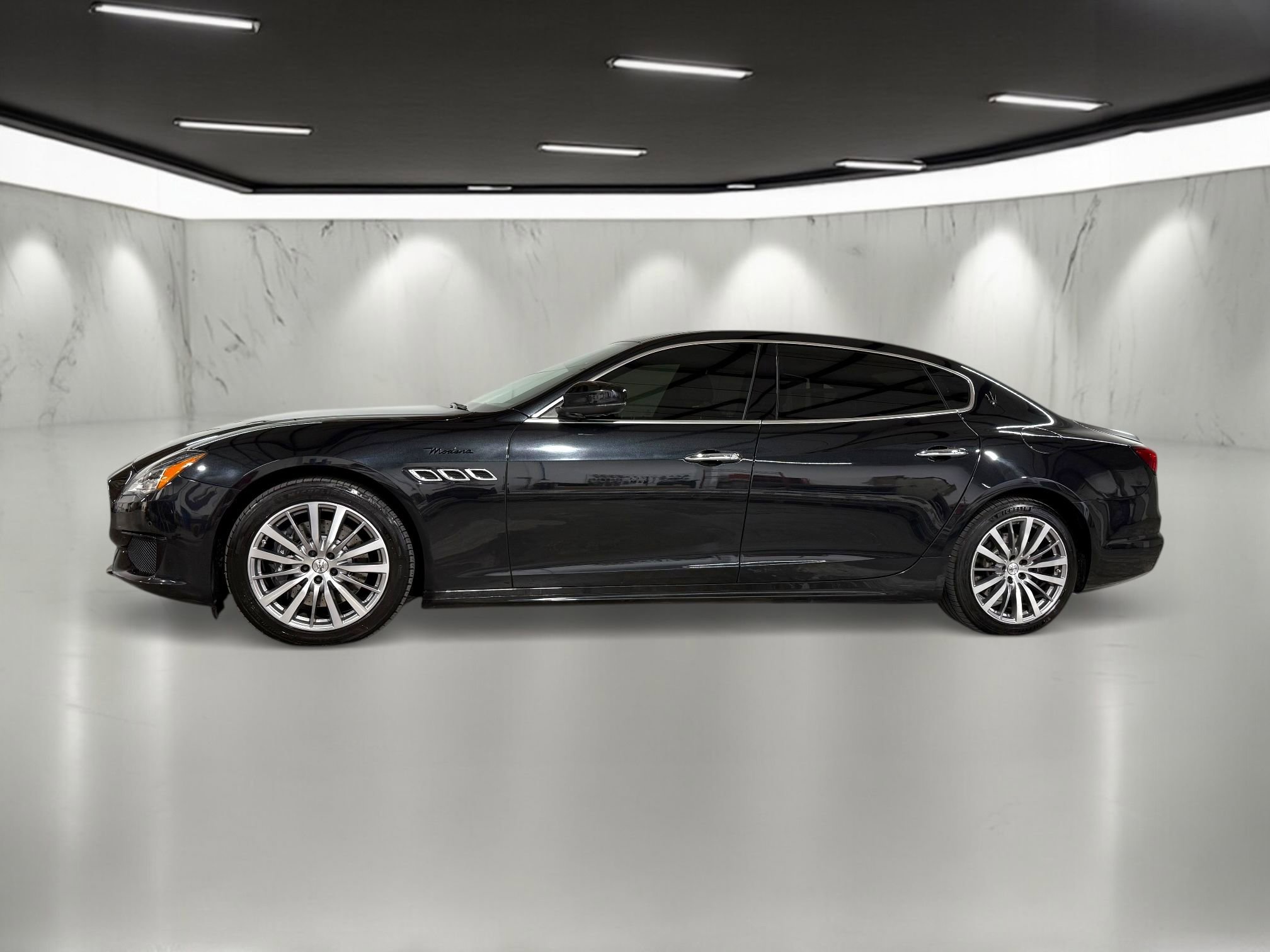 Used 2022 Maserati Quattroporte Modena image 2