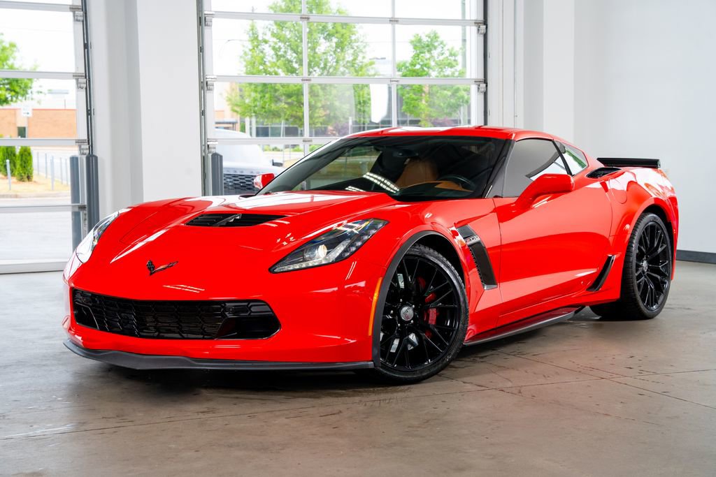 Used 2018 Chevrolet Corvette Z06 RWD image 2