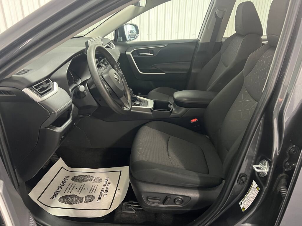 Used 2024 Toyota RAV4 XLE image 6