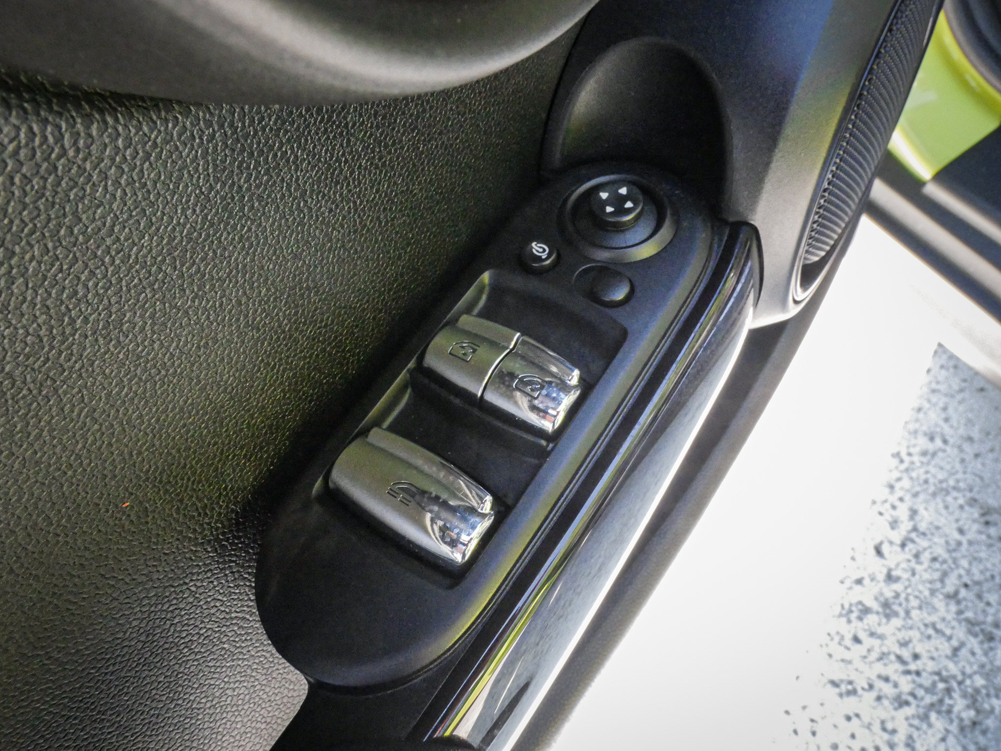 Used 2024 MINI Cooper S w/ Signature Upholstery Package FWD image 17