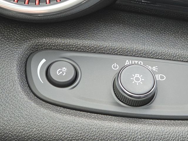 New 2026 Chevrolet Trax RS w/ Sunroof Package image 16